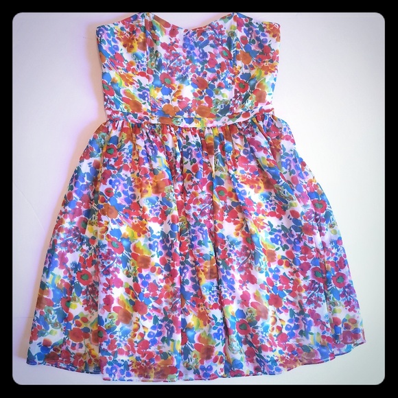 Tinley Road Dresses & Skirts - Nwt Tinley Road strapless colorful  Dress Small